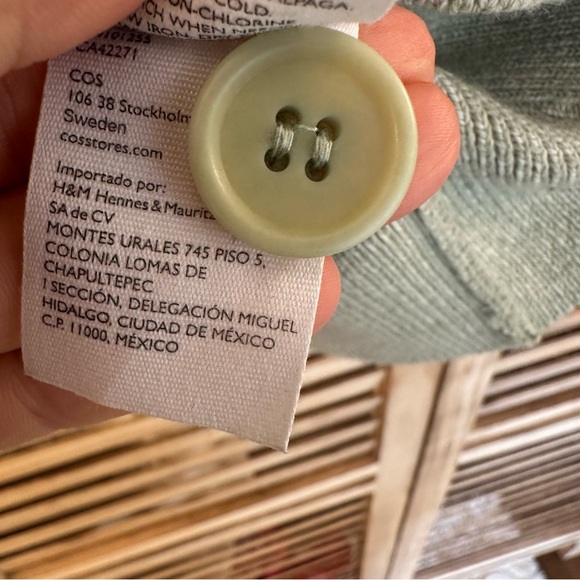 COS V-Neck Patch-Pocket Cardigan in a light green/sage color size XS - Picture 7 of 7